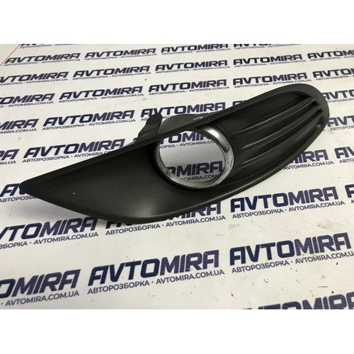 Рамка протитуманок ліва Ford Focus 2 2008-2010 1528561